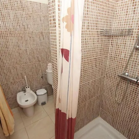 Modern Eingerichtete Leon Mit Terrasse By Interhome Appartamento