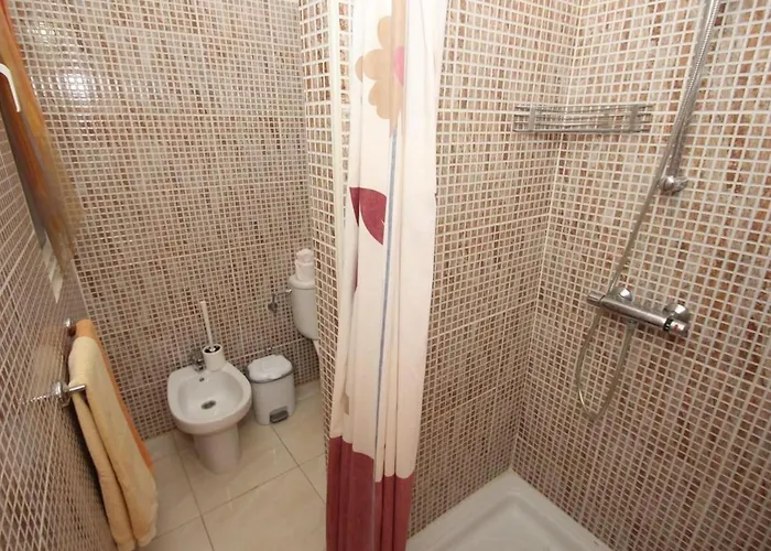 Modern Eingerichtete Leon Mit Terrasse By Interhome Appartamento