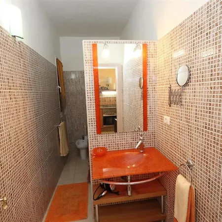 Apartamento Modern Eingerichtete Leon Mit Terrasse By Interhome