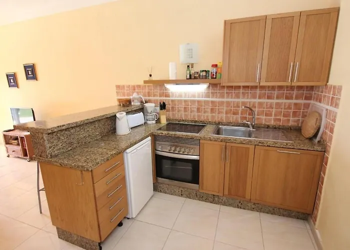 Modern Eingerichtete Leon Mit Terrasse By Interhome Apartamento *