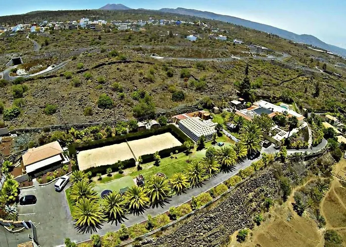 Modern Eingerichtete Leon Mit Terrasse By Interhome * Guía de Isora